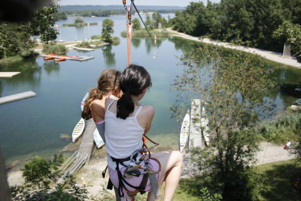 Tyrolienne au Grand Parc Miribel Jonage © Mathilde André / Agbi-Abo / Grand Parc